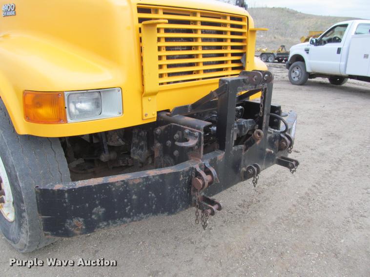 image for item K3949 2002 International 4900 Crew Cab dump truck