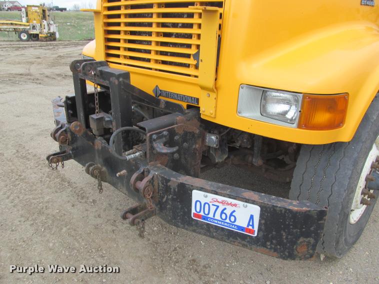 image for item K3949 2002 International 4900 Crew Cab dump truck