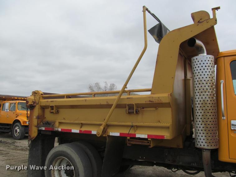 image for item K3949 2002 International 4900 Crew Cab dump truck