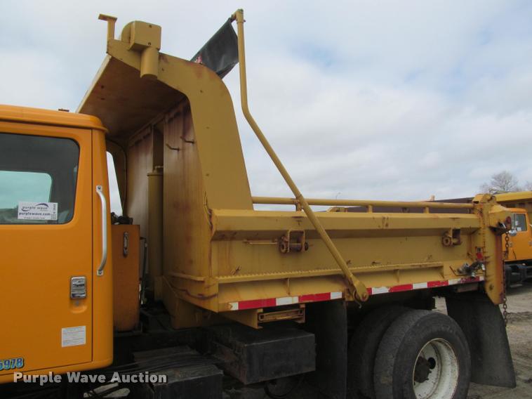 image for item K3949 2002 International 4900 Crew Cab dump truck