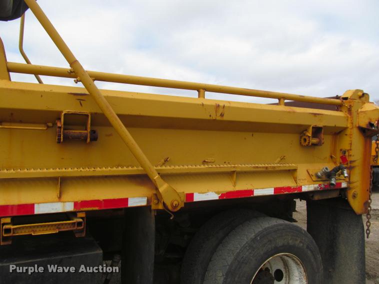 image for item K3949 2002 International 4900 Crew Cab dump truck