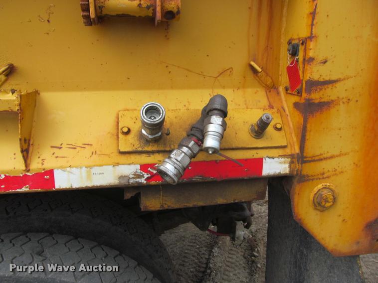 image for item K3949 2002 International 4900 Crew Cab dump truck