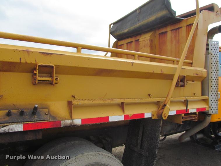 image for item K3949 2002 International 4900 Crew Cab dump truck