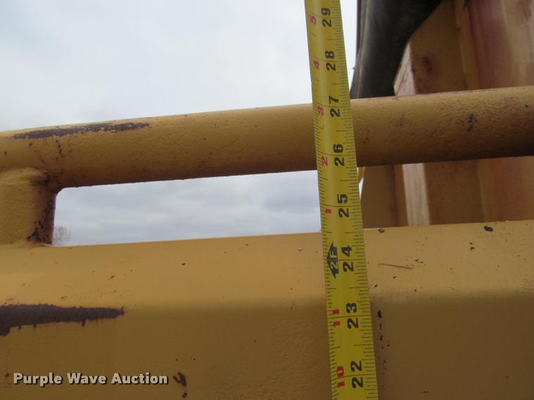 image for item K3949 2002 International 4900 Crew Cab dump truck