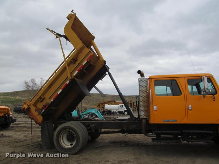 image for item K3949 2002 International 4900 Crew Cab dump truck