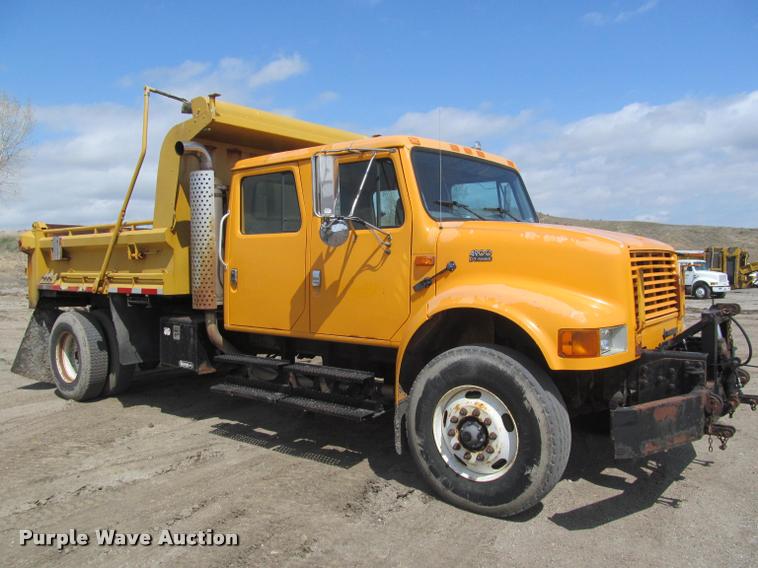 image for item K3950 2002 International 4900 Crew Cab dump truck