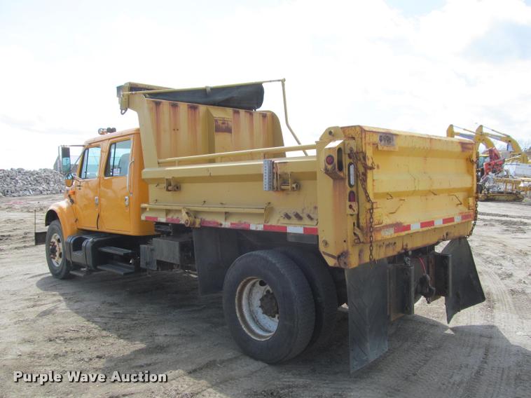 image for item K3950 2002 International 4900 Crew Cab dump truck