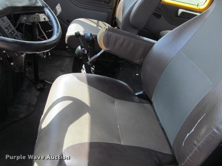 image for item K3950 2002 International 4900 Crew Cab dump truck