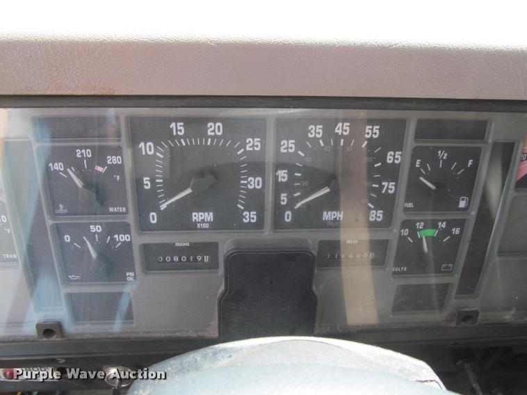 image for item K3950 2002 International 4900 Crew Cab dump truck