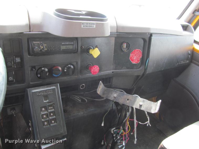 image for item K3950 2002 International 4900 Crew Cab dump truck