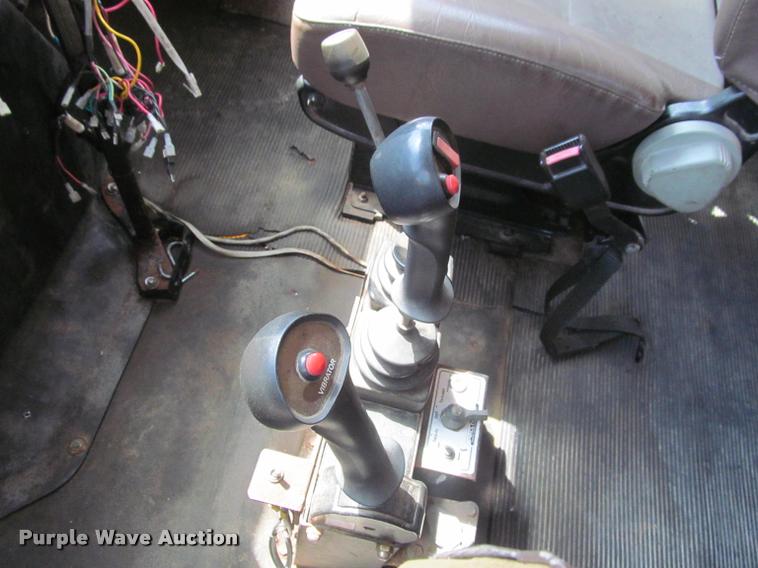 image for item K3950 2002 International 4900 Crew Cab dump truck