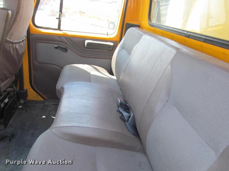 image for item K3950 2002 International 4900 Crew Cab dump truck