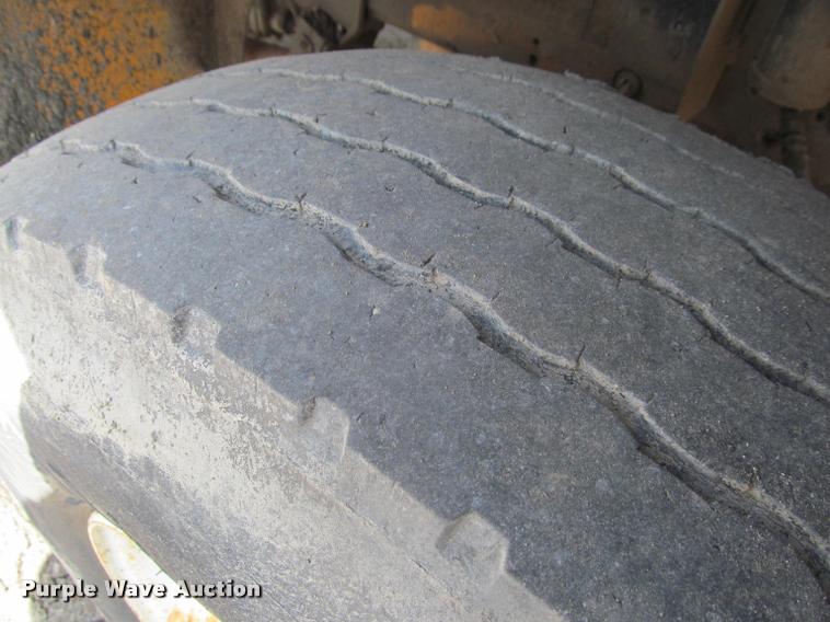 image for item K3950 2002 International 4900 Crew Cab dump truck