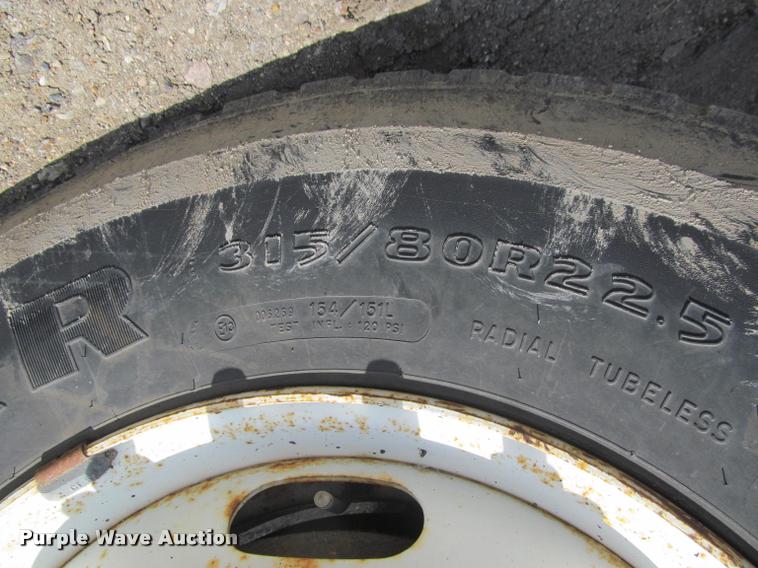 image for item K3950 2002 International 4900 Crew Cab dump truck