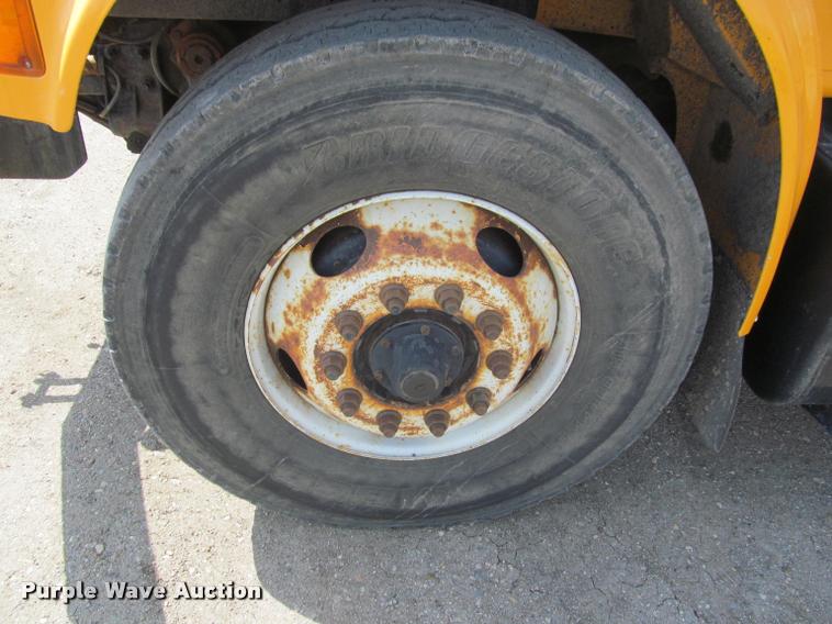 image for item K3950 2002 International 4900 Crew Cab dump truck