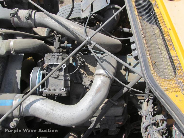 image for item K3950 2002 International 4900 Crew Cab dump truck