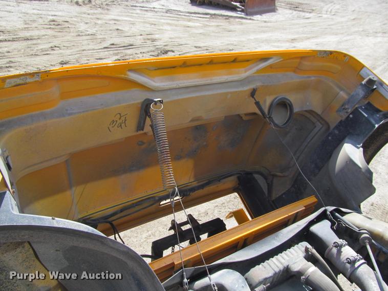 image for item K3950 2002 International 4900 Crew Cab dump truck