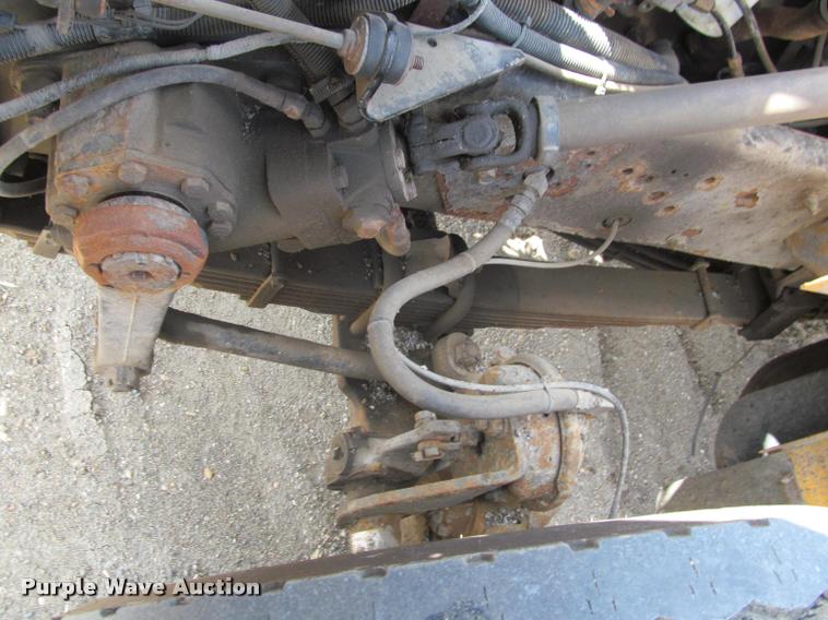 image for item K3950 2002 International 4900 Crew Cab dump truck