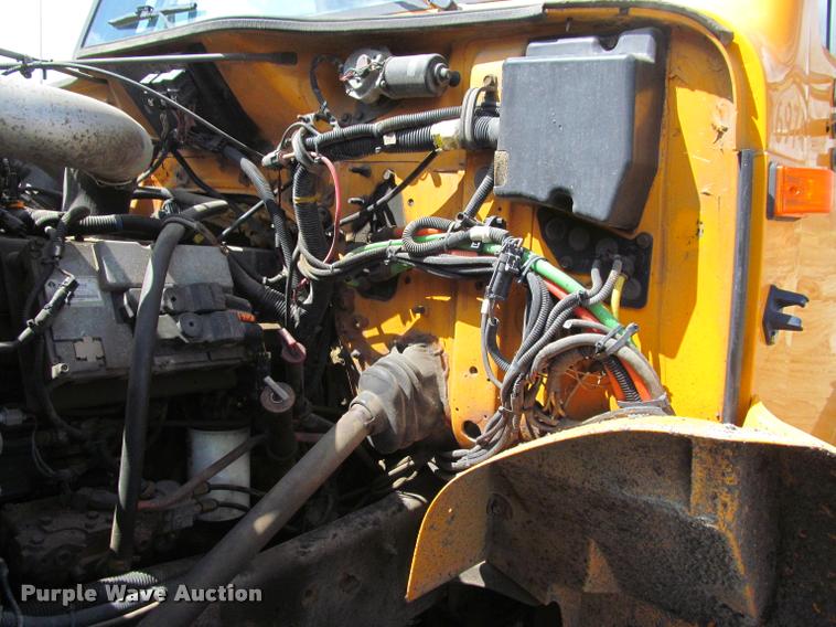 image for item K3950 2002 International 4900 Crew Cab dump truck