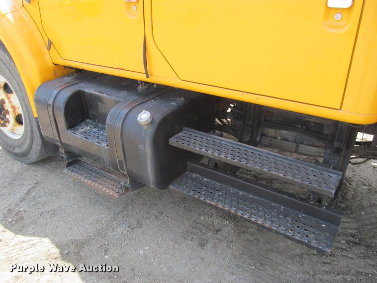 image for item K3950 2002 International 4900 Crew Cab dump truck