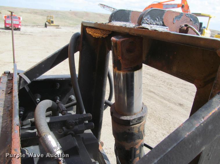 image for item K3950 2002 International 4900 Crew Cab dump truck