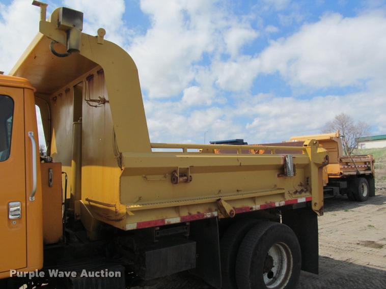 image for item K3950 2002 International 4900 Crew Cab dump truck