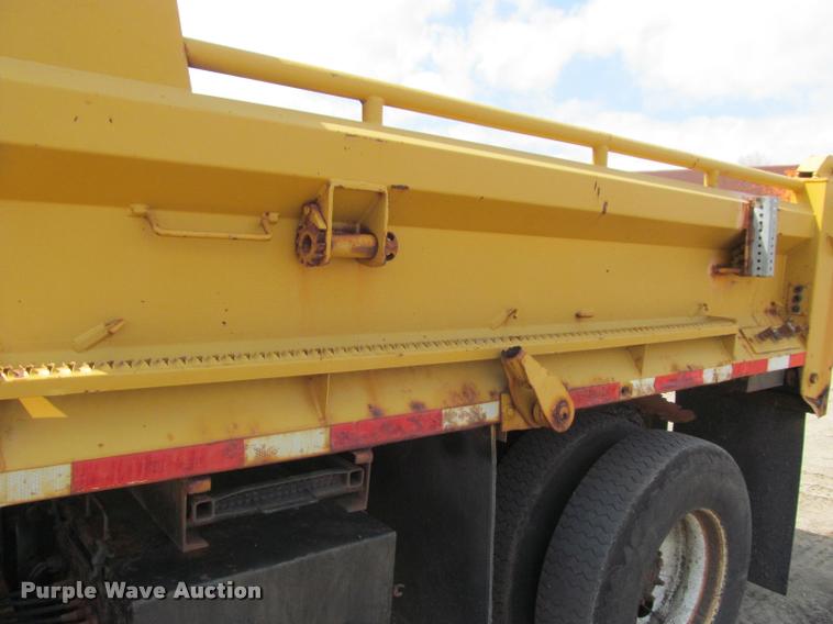 image for item K3950 2002 International 4900 Crew Cab dump truck