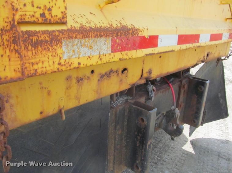 image for item K3950 2002 International 4900 Crew Cab dump truck