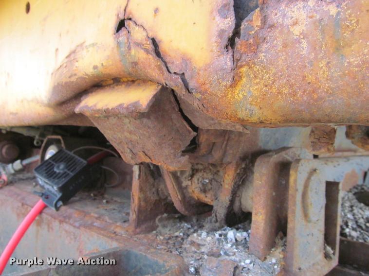 image for item K3950 2002 International 4900 Crew Cab dump truck