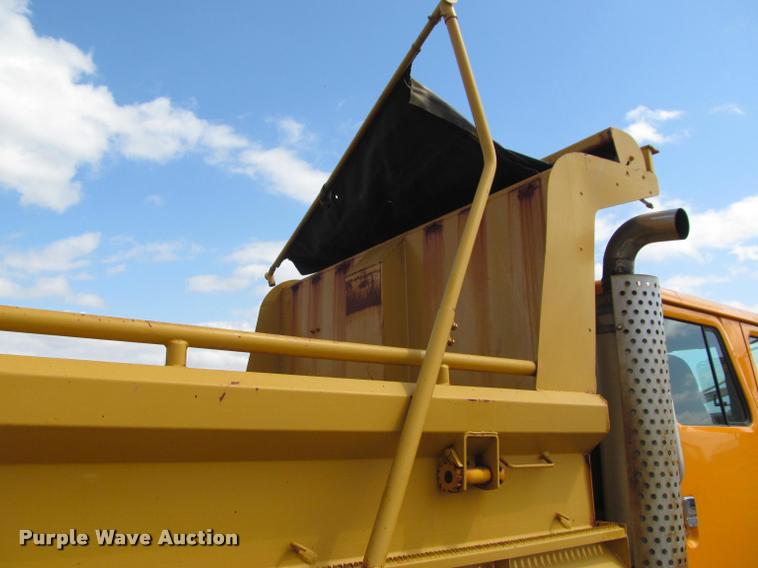 image for item K3950 2002 International 4900 Crew Cab dump truck