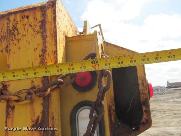image for item K3950 2002 International 4900 Crew Cab dump truck