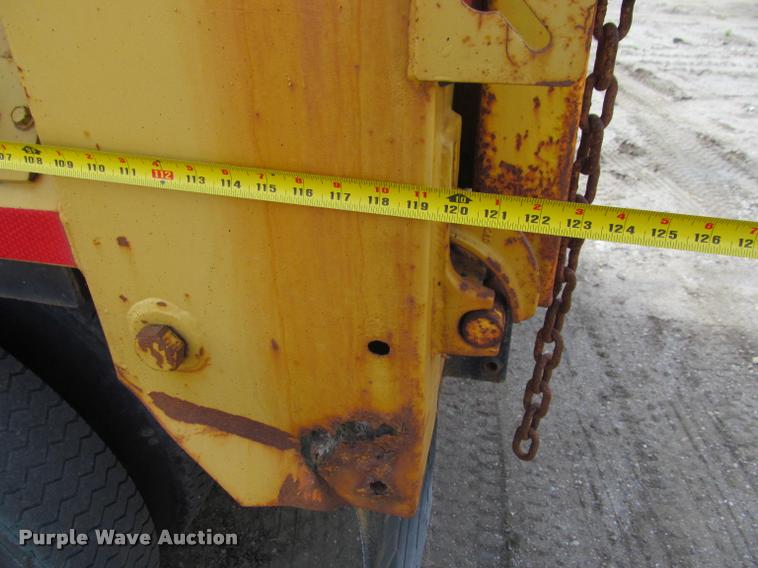 image for item K3950 2002 International 4900 Crew Cab dump truck