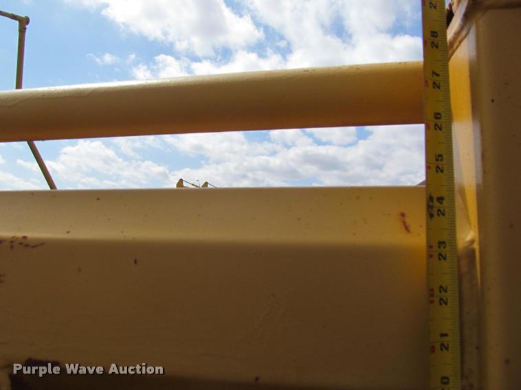 image for item K3950 2002 International 4900 Crew Cab dump truck