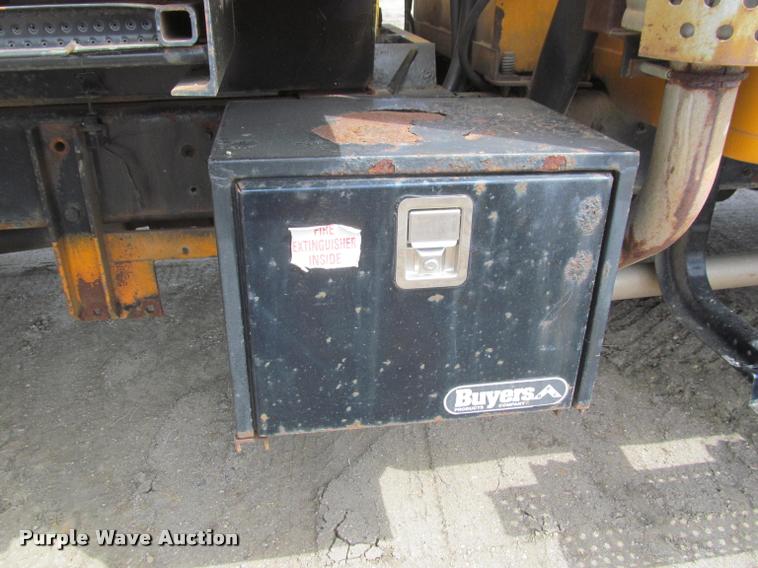 image for item K3950 2002 International 4900 Crew Cab dump truck