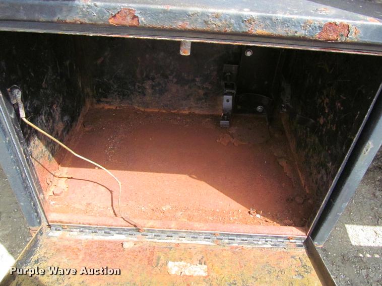 image for item K3950 2002 International 4900 Crew Cab dump truck