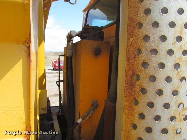 image for item K3950 2002 International 4900 Crew Cab dump truck