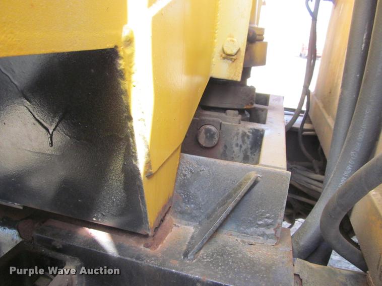 image for item K3950 2002 International 4900 Crew Cab dump truck