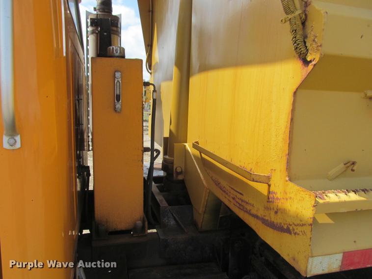 image for item K3950 2002 International 4900 Crew Cab dump truck