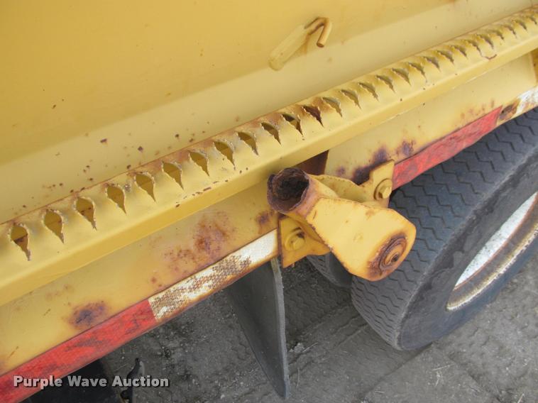 image for item K3950 2002 International 4900 Crew Cab dump truck