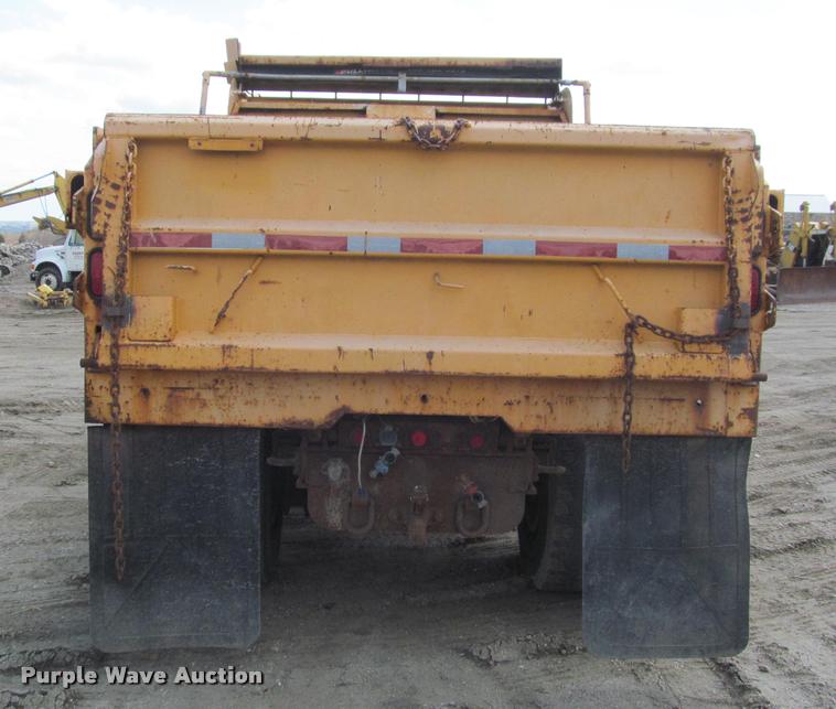 image for item K3951 2002 International 4900 Crew Cab dump truck