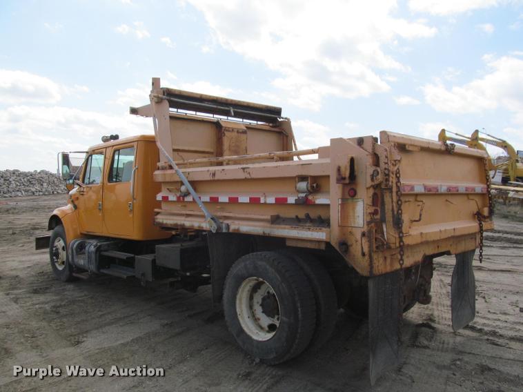 image for item K3951 2002 International 4900 Crew Cab dump truck