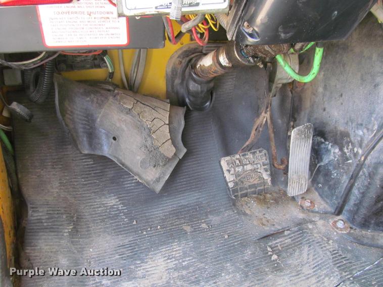 image for item K3951 2002 International 4900 Crew Cab dump truck