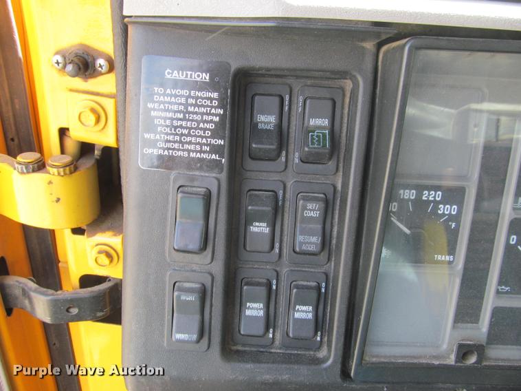 image for item K3951 2002 International 4900 Crew Cab dump truck