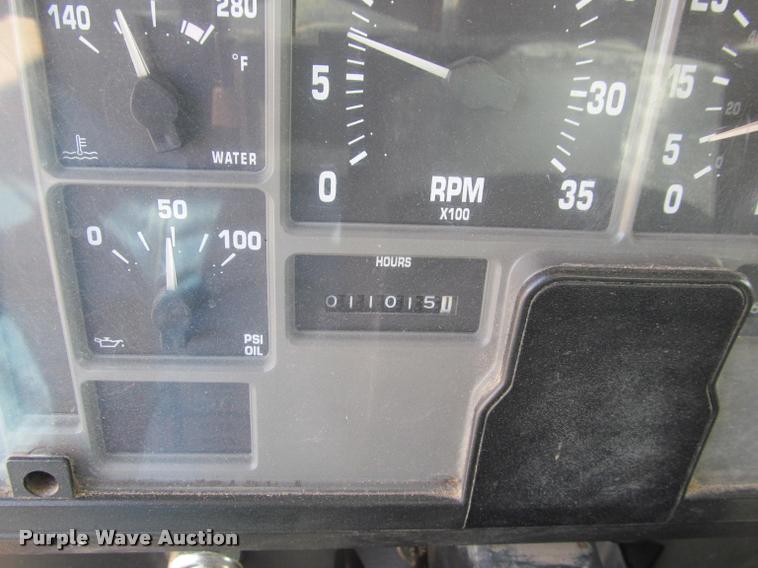 image for item K3951 2002 International 4900 Crew Cab dump truck