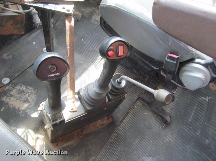 image for item K3951 2002 International 4900 Crew Cab dump truck