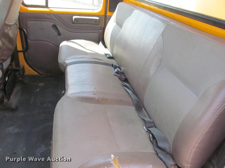 image for item K3951 2002 International 4900 Crew Cab dump truck