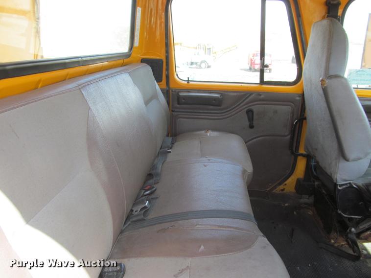 image for item K3951 2002 International 4900 Crew Cab dump truck