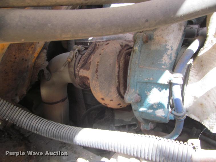 image for item K3951 2002 International 4900 Crew Cab dump truck