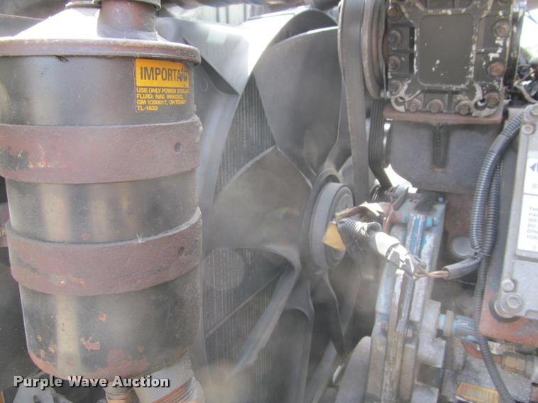 image for item K3951 2002 International 4900 Crew Cab dump truck