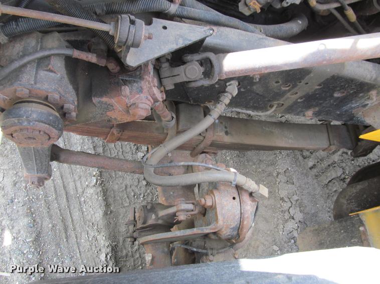 image for item K3951 2002 International 4900 Crew Cab dump truck